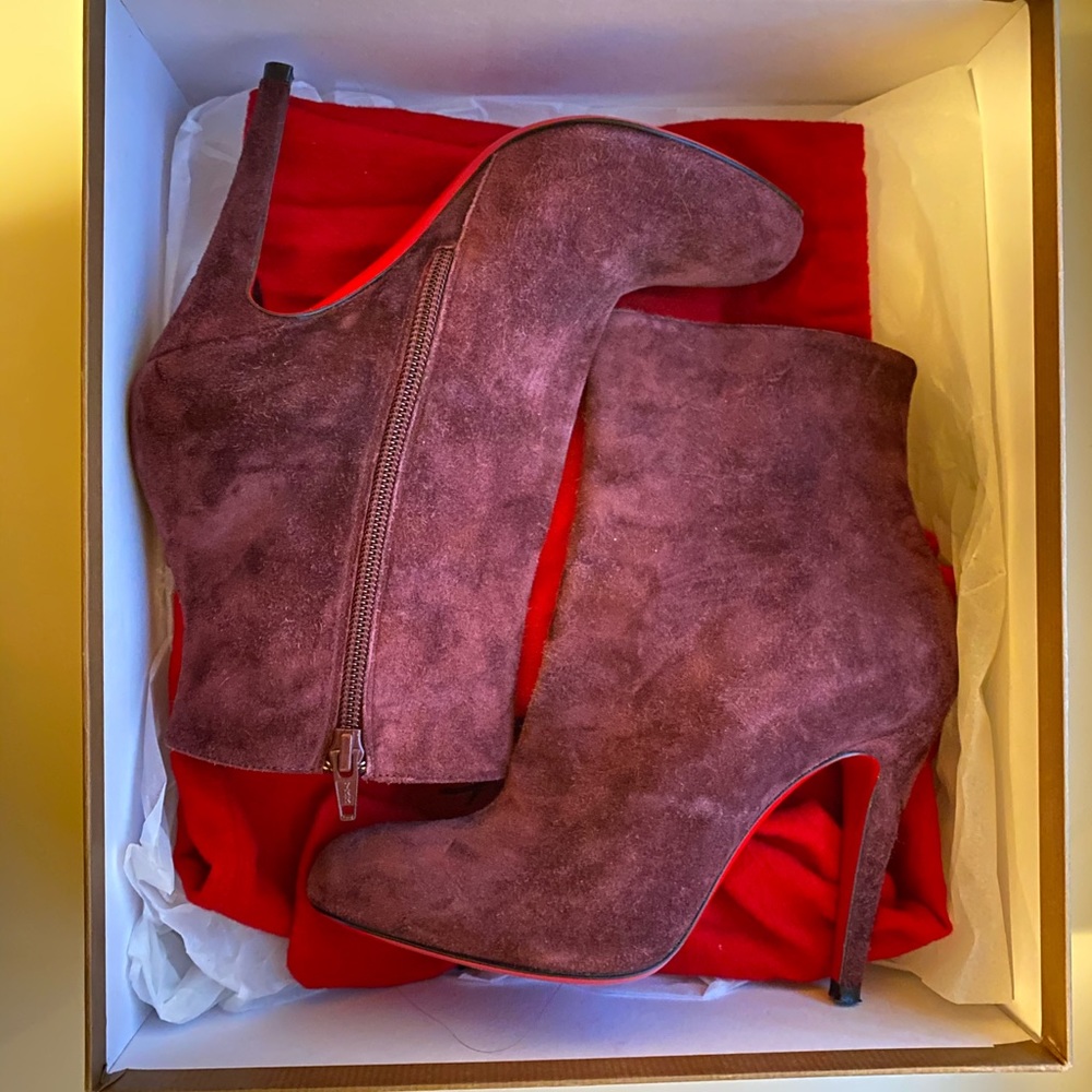 AUTHENTIC Christian Louboutin Bello Velour booties